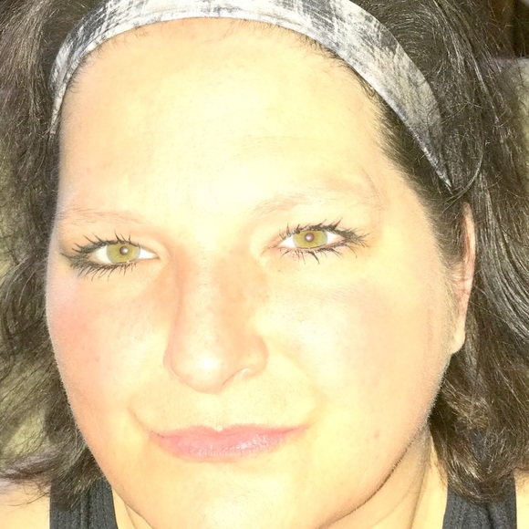 Meet your Posher, Tori - Picture 1 of 1